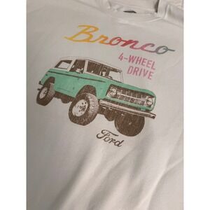 Ford Bronco 4-Wheel Drive Graphic Sweatshirt Cream Large Retro Truck Crew